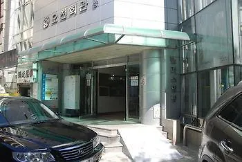 אכסניה 24 Guesthouse Seoul City Hall